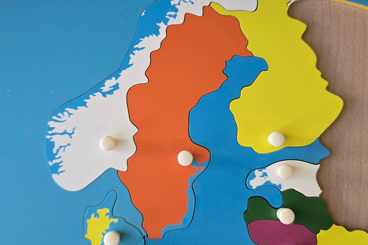 Sweden - Puzzle Piece of Europe (Plastic Knob)