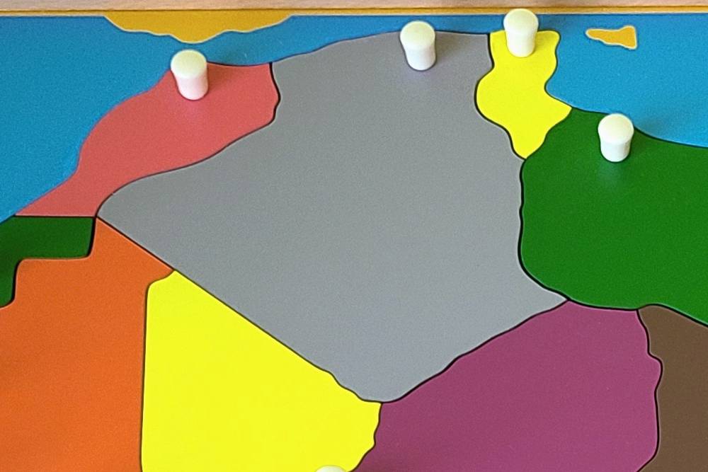 IFIT Montessori: Algeria - Puzzle Piece of Africa (Plastic Knob)